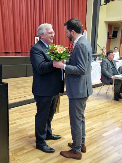 Unser Fraktionsvorsitzender Gregor Hoffmann wurde zum Vorsteher der BVV Lichtenberg gewhlt! Es gratuliert der CDU-Kreisvorsitzende Prof. Dr. Martin Ptzold.   - Unser Fraktionsvorsitzender Gregor Hoffmann wurde zum Vorsteher der BVV Lichtenberg gewählt! Es gratuliert der CDU-Kreisvorsitzende Prof. Dr. Martin Pätzold.  